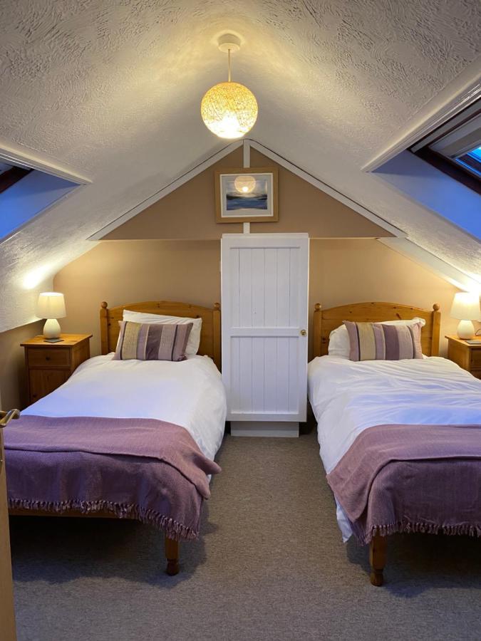 Blackthorn Farm Bed & Breakfast Holyhead Bagian luar foto
