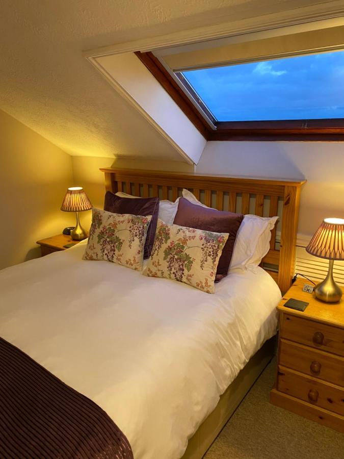 Blackthorn Farm Bed & Breakfast Holyhead Bagian luar foto