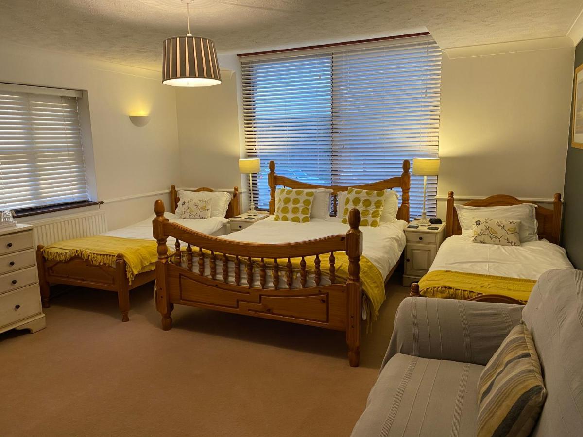 Blackthorn Farm Bed & Breakfast Holyhead Bagian luar foto