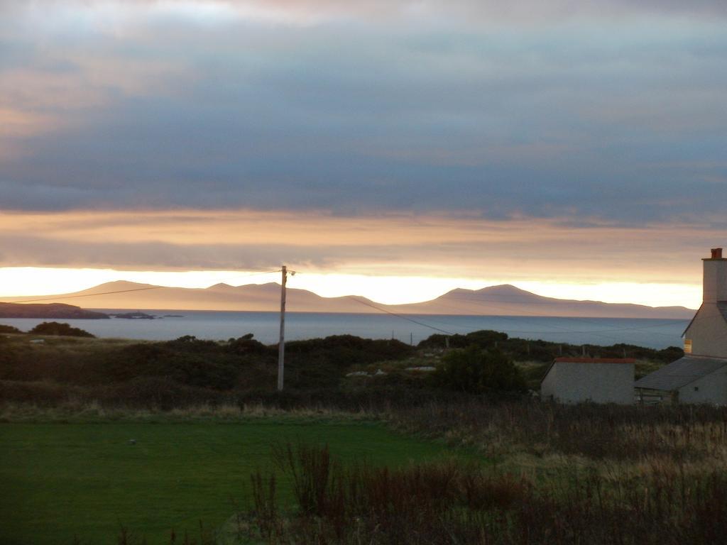 Blackthorn Farm Bed & Breakfast Holyhead Bagian luar foto