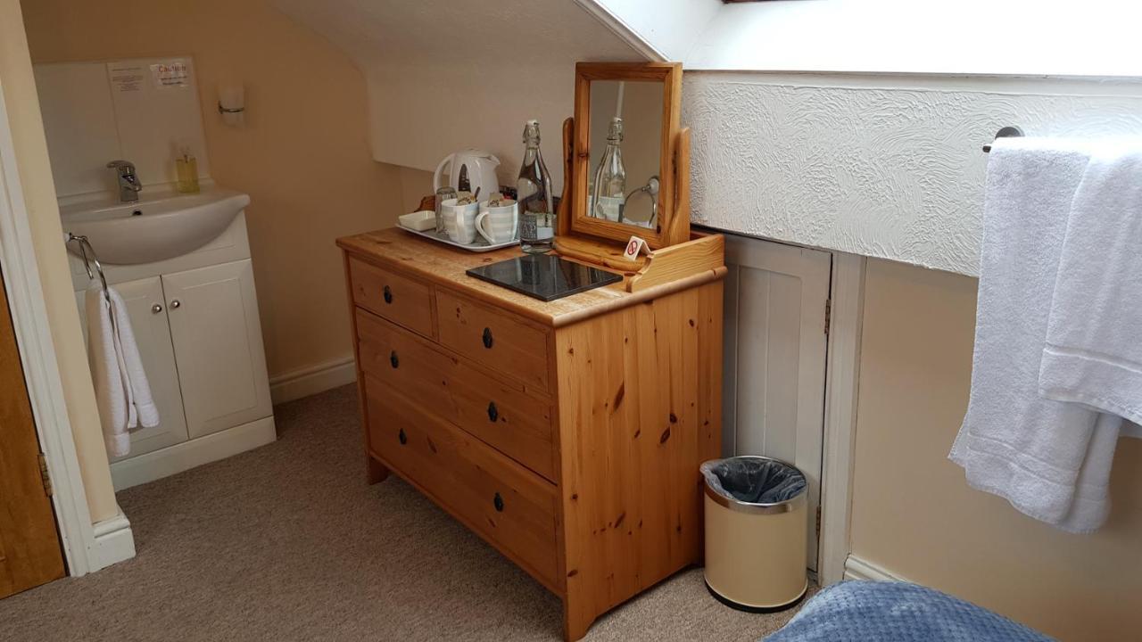 Blackthorn Farm Bed & Breakfast Holyhead Bagian luar foto