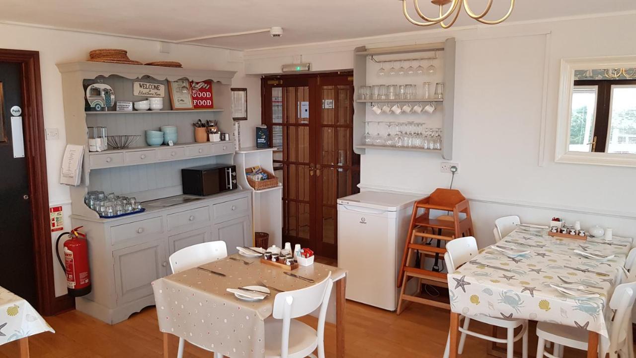 Blackthorn Farm Bed & Breakfast Holyhead Bagian luar foto