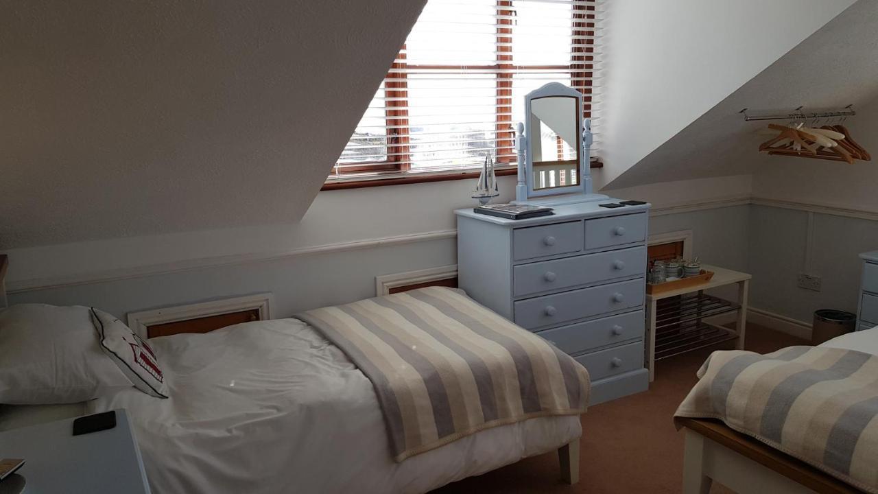 Blackthorn Farm Bed & Breakfast Holyhead Bagian luar foto
