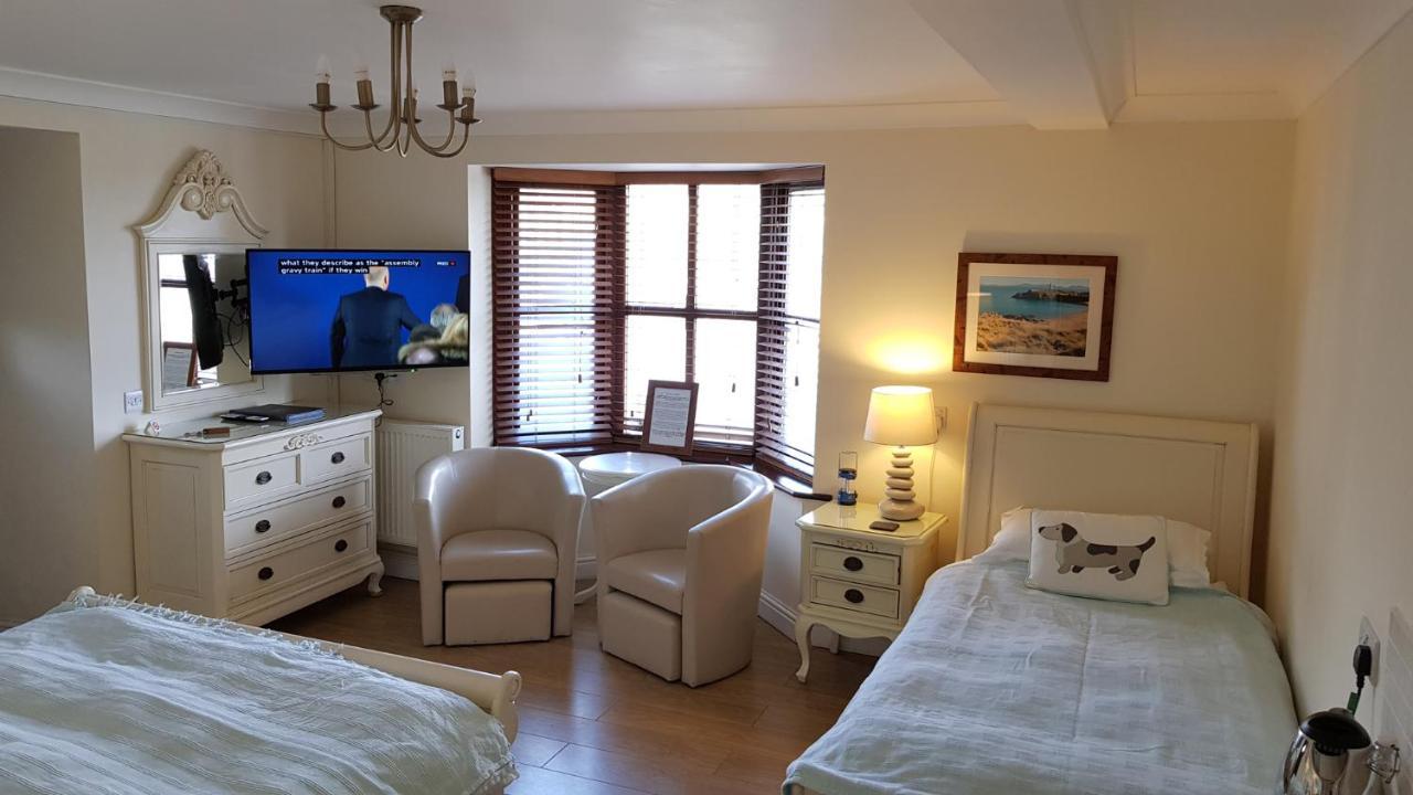 Blackthorn Farm Bed & Breakfast Holyhead Bagian luar foto